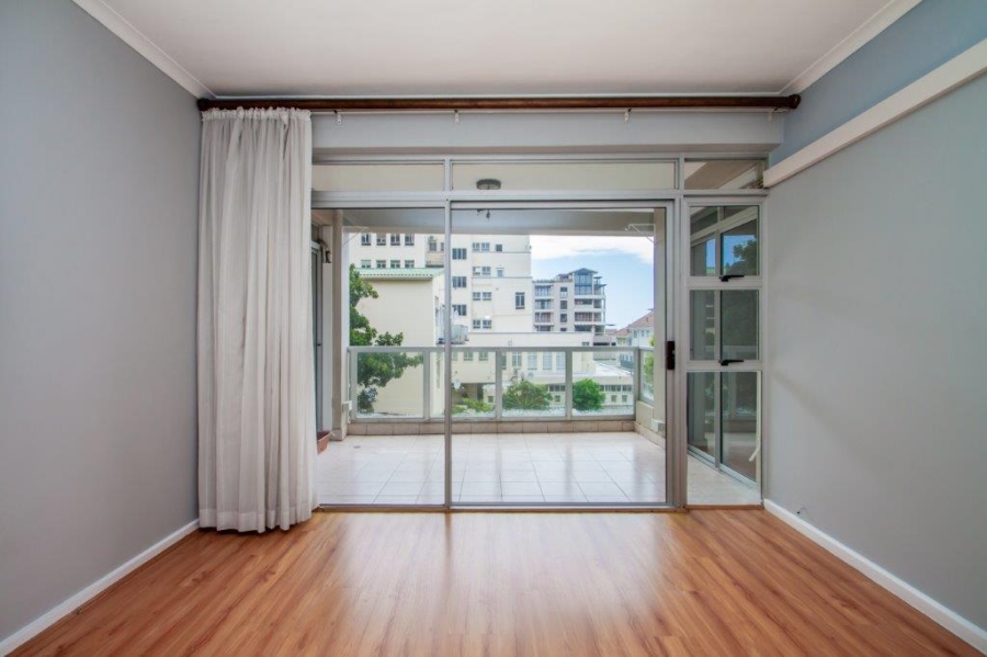 2 Bedroom Property for Sale in Sea Point Western Cape